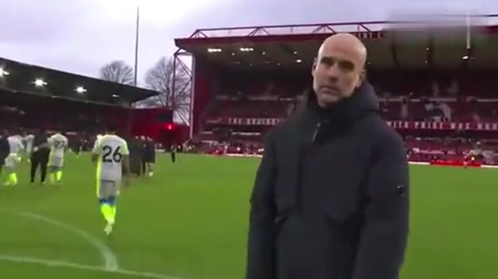 赛后感谢球迷！瓜迪奥拉与摄像师互动