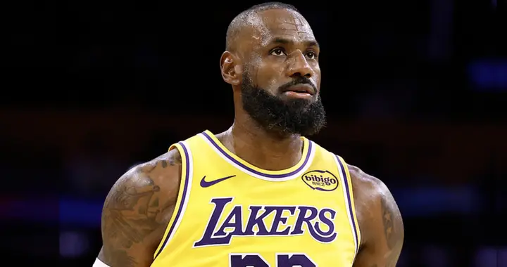 又砍下23+6+5！抱歉詹姆斯：你从历史第一变成了历史第二