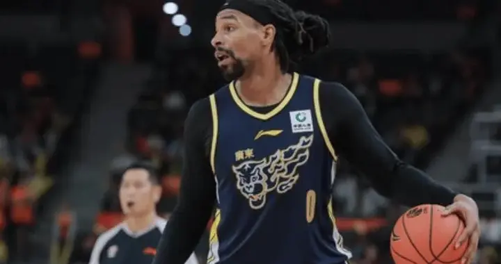 广东外援配置太强！萨林杰统治关键球，萨姆纳攻坚，奎因很全面！