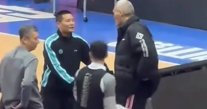 郭士强现场观战高诗岩比赛！三分精准攻守仍无效果，真别选他了！