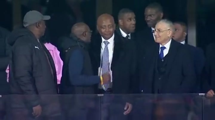 曼联哥俩好！姆伯莫与阿玛德赛后互换球衣