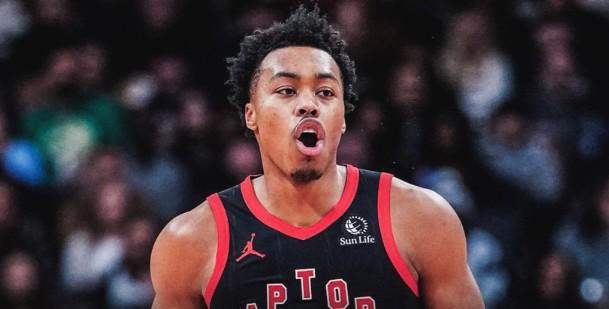 斯科蒂-巴恩斯砍下23分25板10助，1980年以来约基奇后第二人