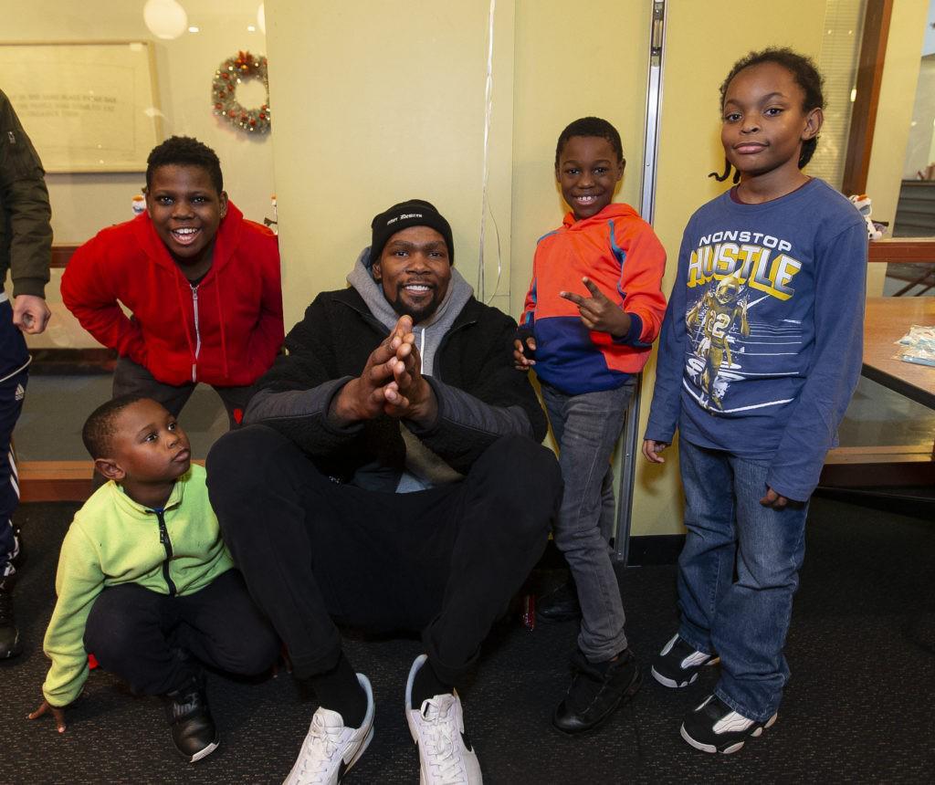 网友：杜兰特该成家养娃才不至于周末闲着；杜兰特：我有病啊？