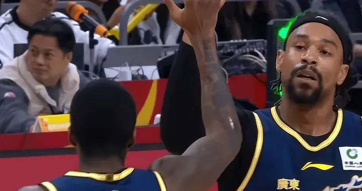 广东险胜山东3喜1忧！萨林杰统治级，徐杰关键球无解，萨姆纳不稳