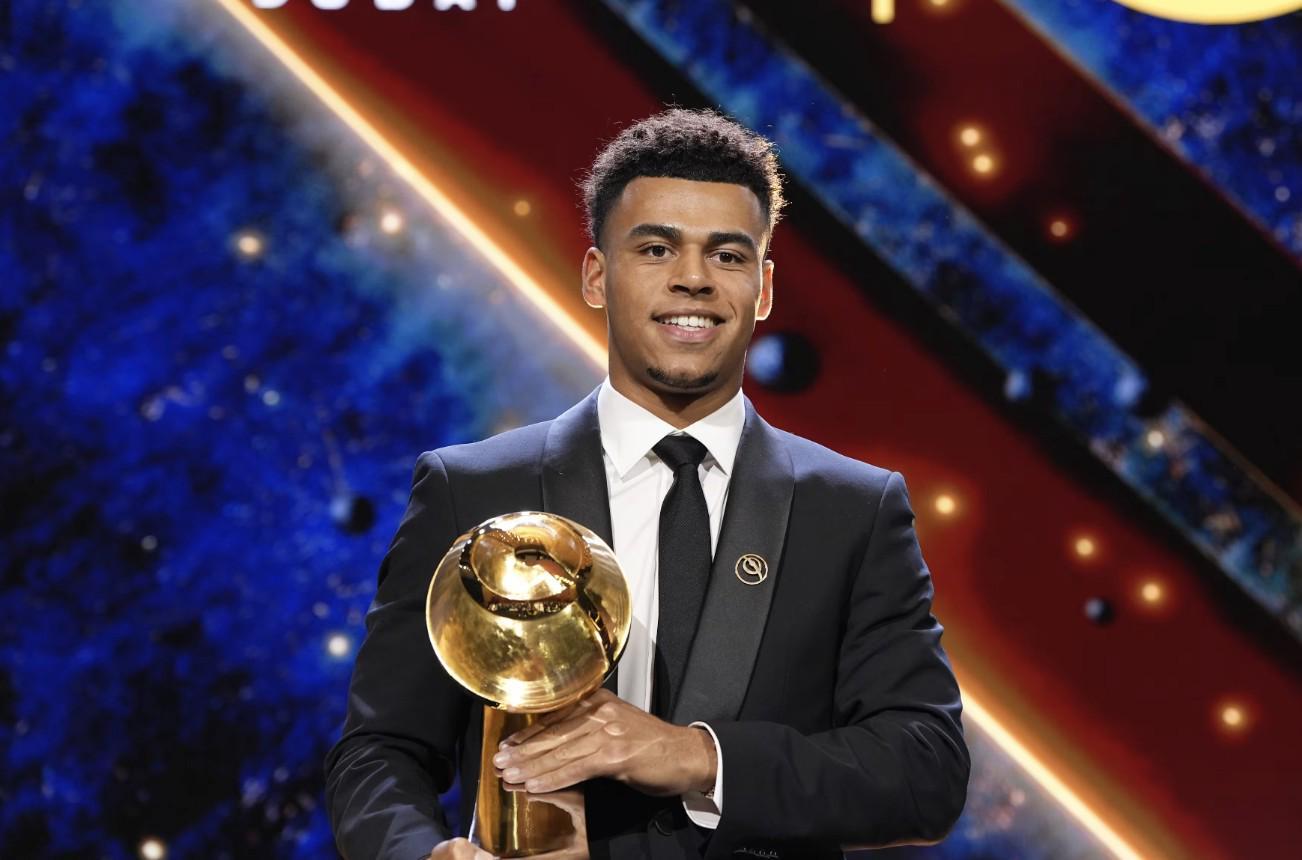 杜埃：无论是防线中场进攻还是门将，巴黎的各个环节都是最佳