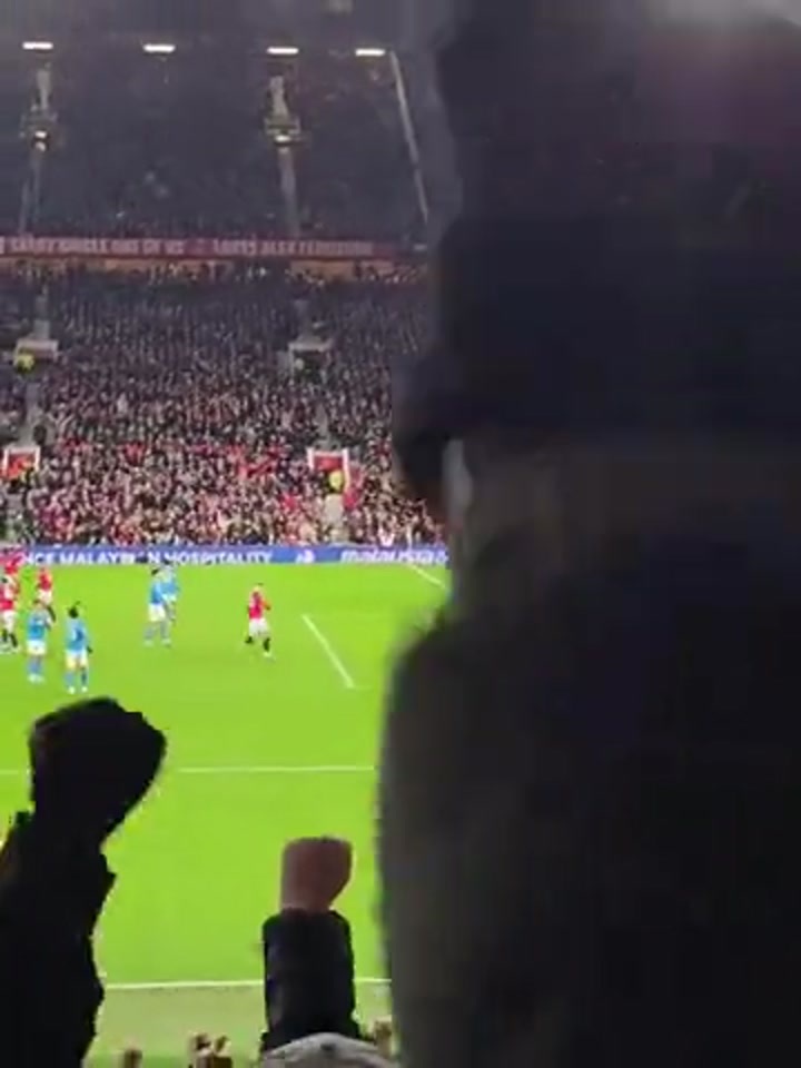 实拍齐尔克泽进球 皮球折射飞入网窝