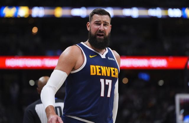 替补中锋也伤了...Shams：掘金中锋瓦兰右小腿拉伤，至少伤缺4周