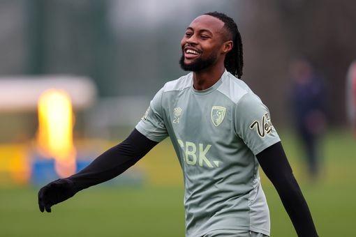 记者：在涉及塞门约未来的问题上，利物浦的名字很少出现