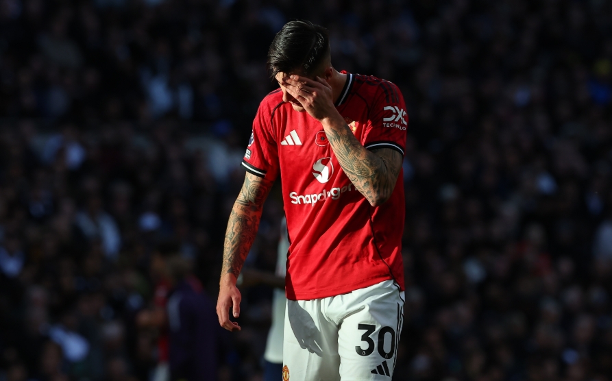 谢什科近9场0球！本场首发踢满全场3射0正