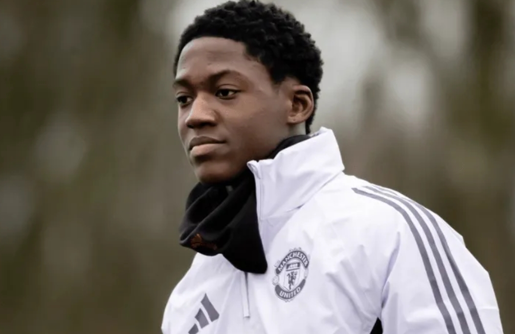 曼联官方：梅努已经恢复队内训练 对阵伯恩利有望复出