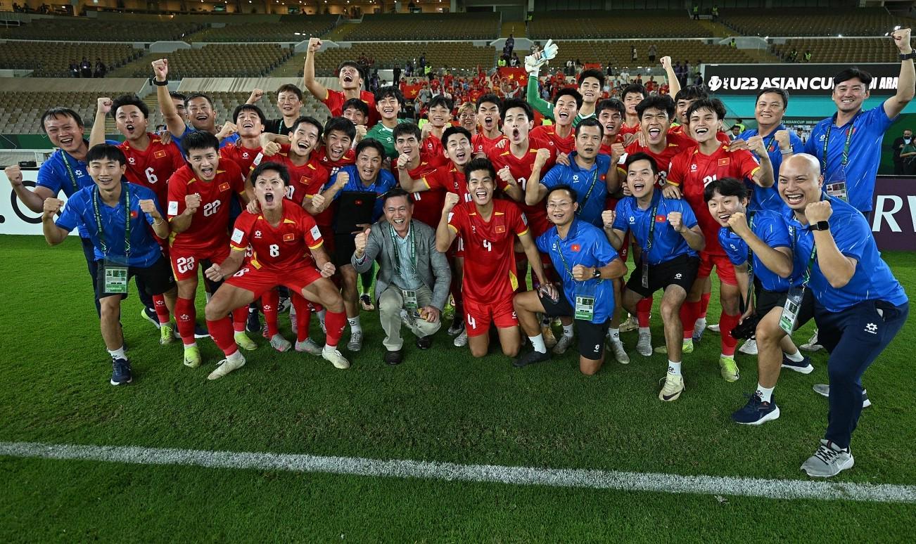 马德兴：越南暂停联赛备战U23；中国足球却抛弃举国体制