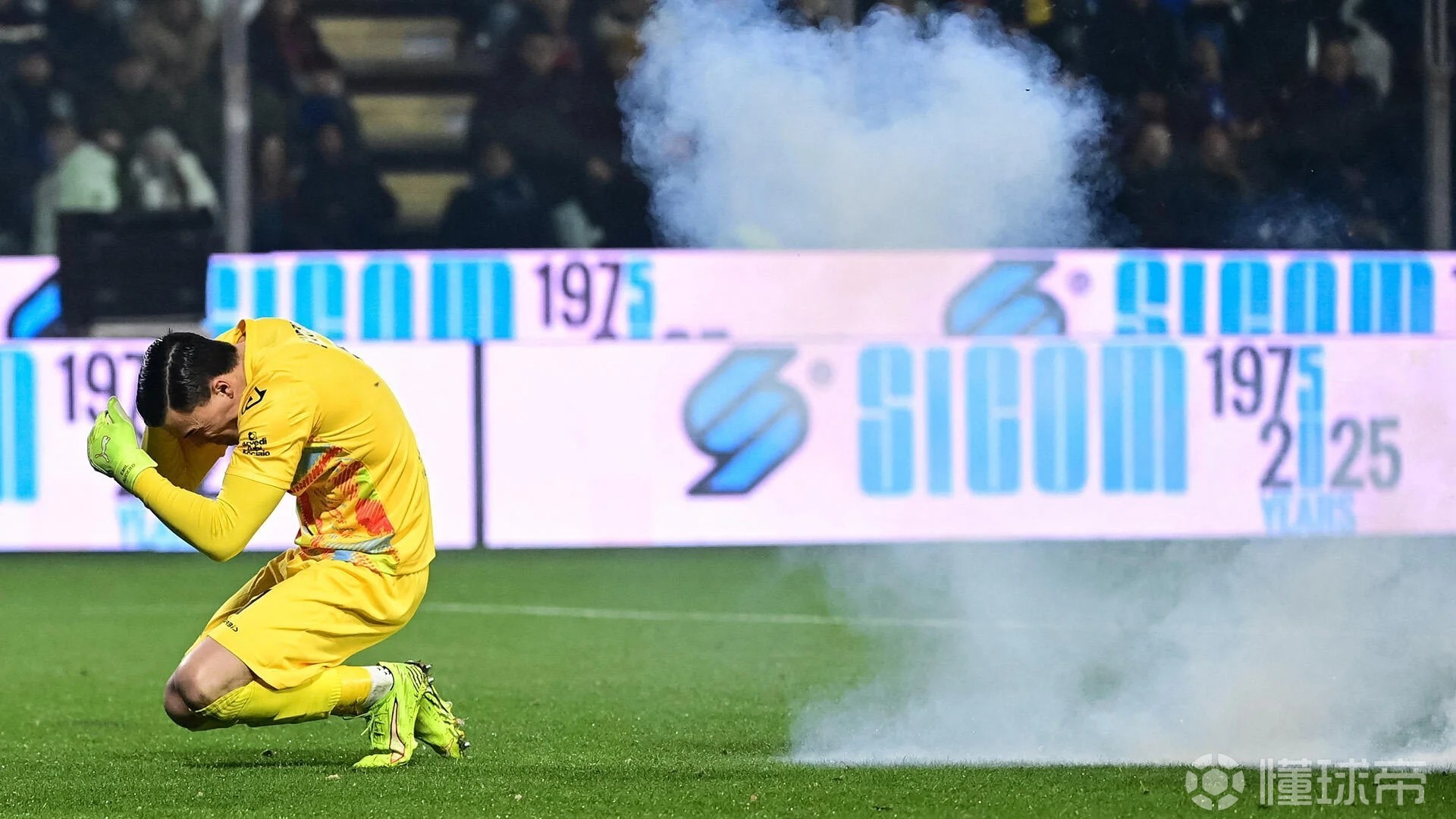 安莎社：向奥代罗扔烟花的国米球迷被捕，但并非手指被炸之人