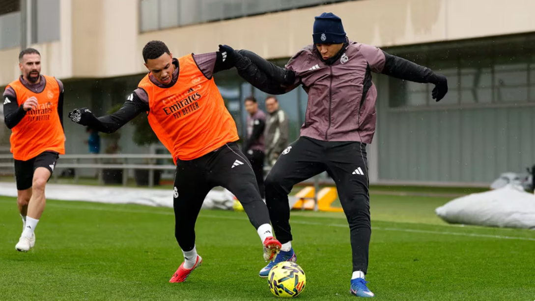 久伤初愈！阿诺德有望本轮复出，迎2026年皇马首秀