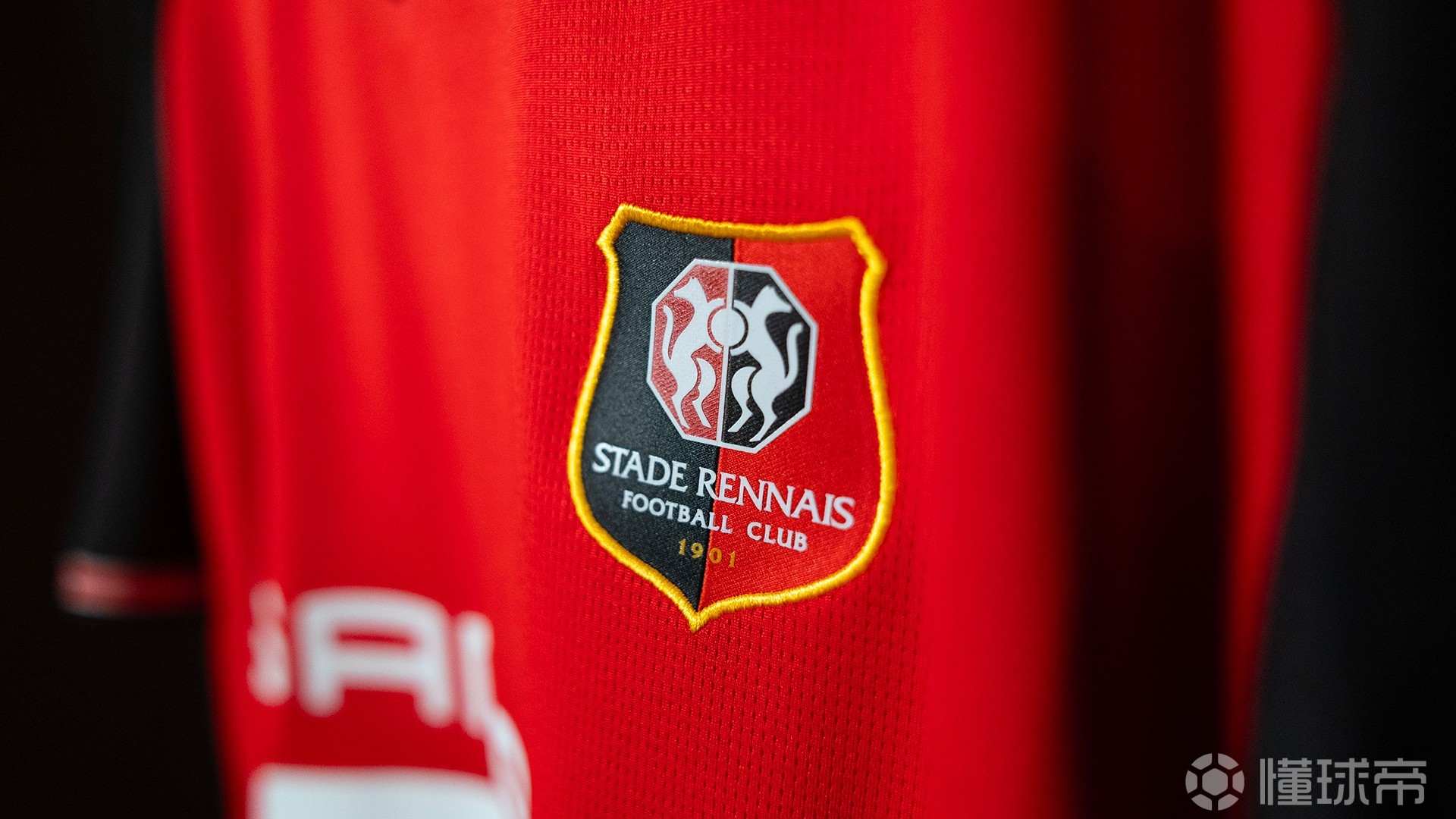 雷恩官方：有关主帅贝耶索要球员转会分成的报道系诽谤