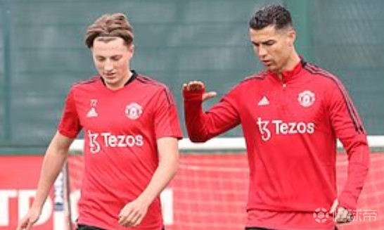 前曼联青训小萨维奇：和偶像C罗踢球我时不时要掐自己