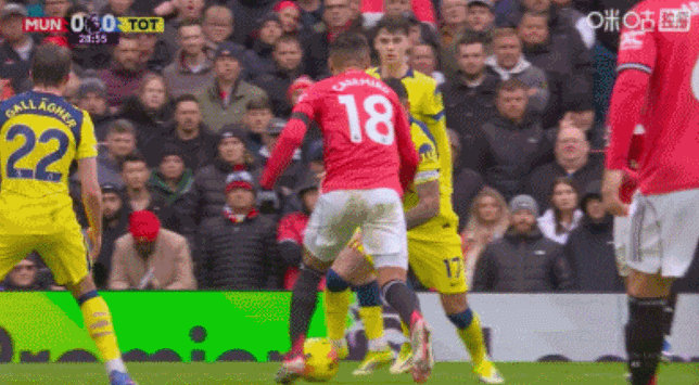 罗梅罗蹬踏卡塞米罗脚踝被直红罚下 曼联30分钟多打一人