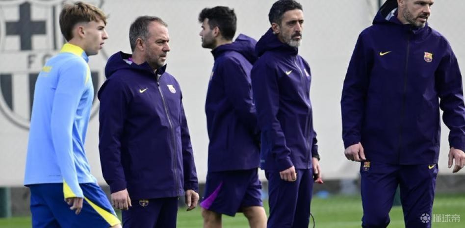 弗里克：德容尚未恢复到百分百的状态，因此他今天坐在替补席