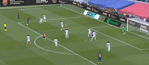 第29分钟，禁区内球反弹到奥尔莫腿上，莱万调整后破门，巴萨1-0马略卡