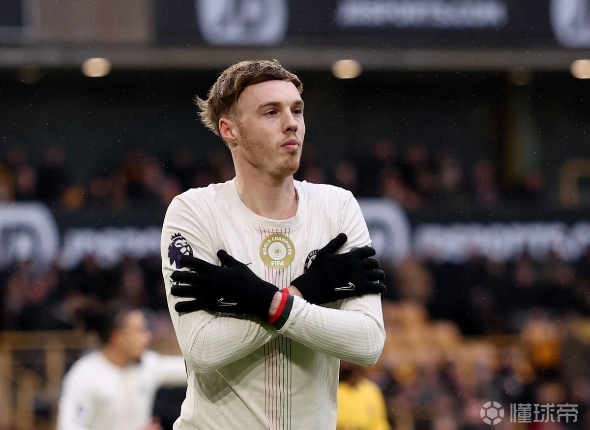 狼队球迷提前离场，切尔西球迷高喊：是不是有消防演习？