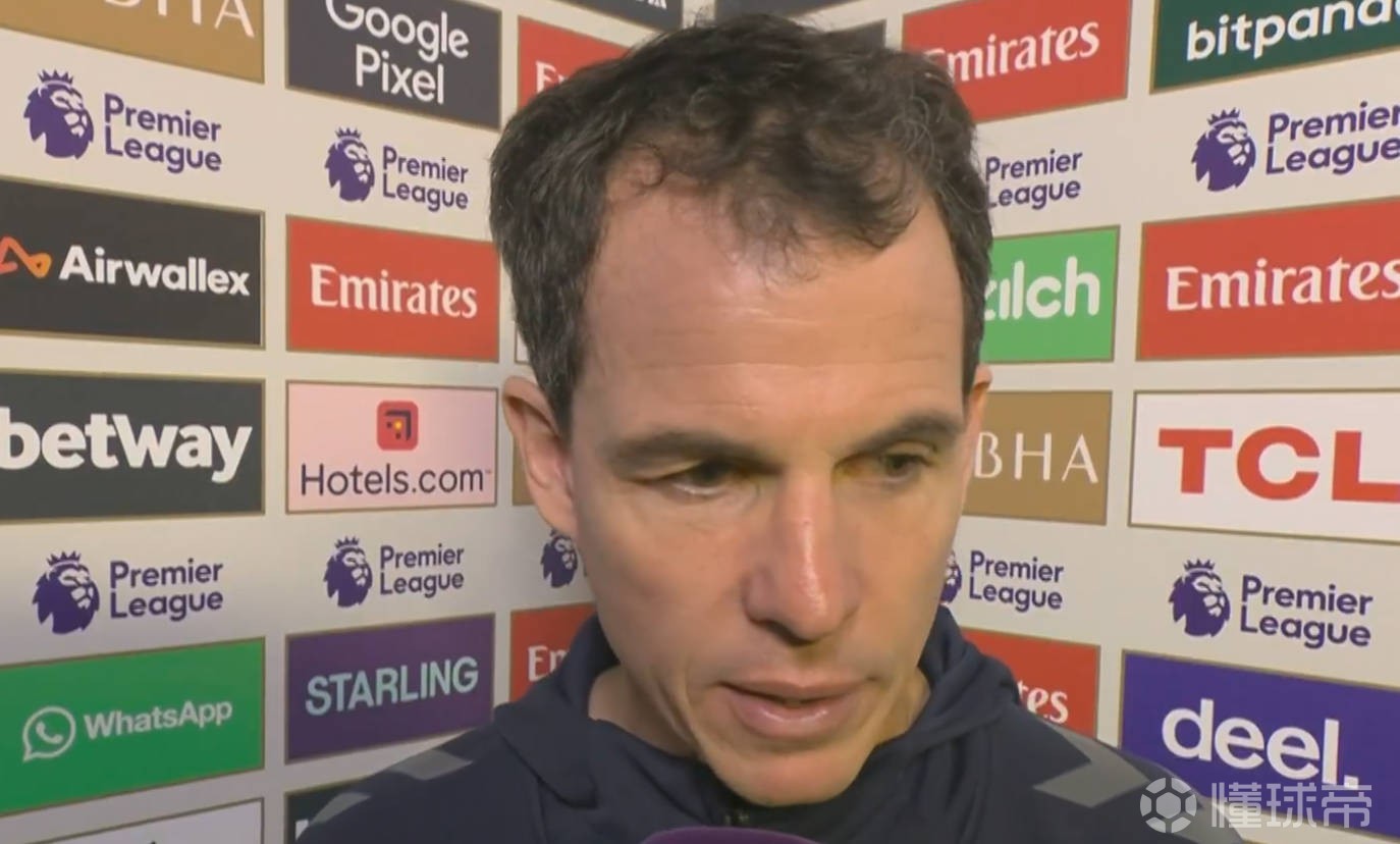 桑德兰主帅：丢3球前我们一直在比赛中，阿森纳抓住了机会