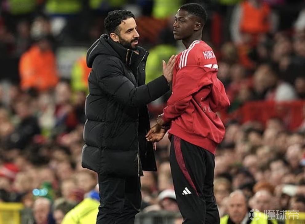 赖特：阿莫林应感到尴尬，梅努如此好的球员差点因他离开曼联