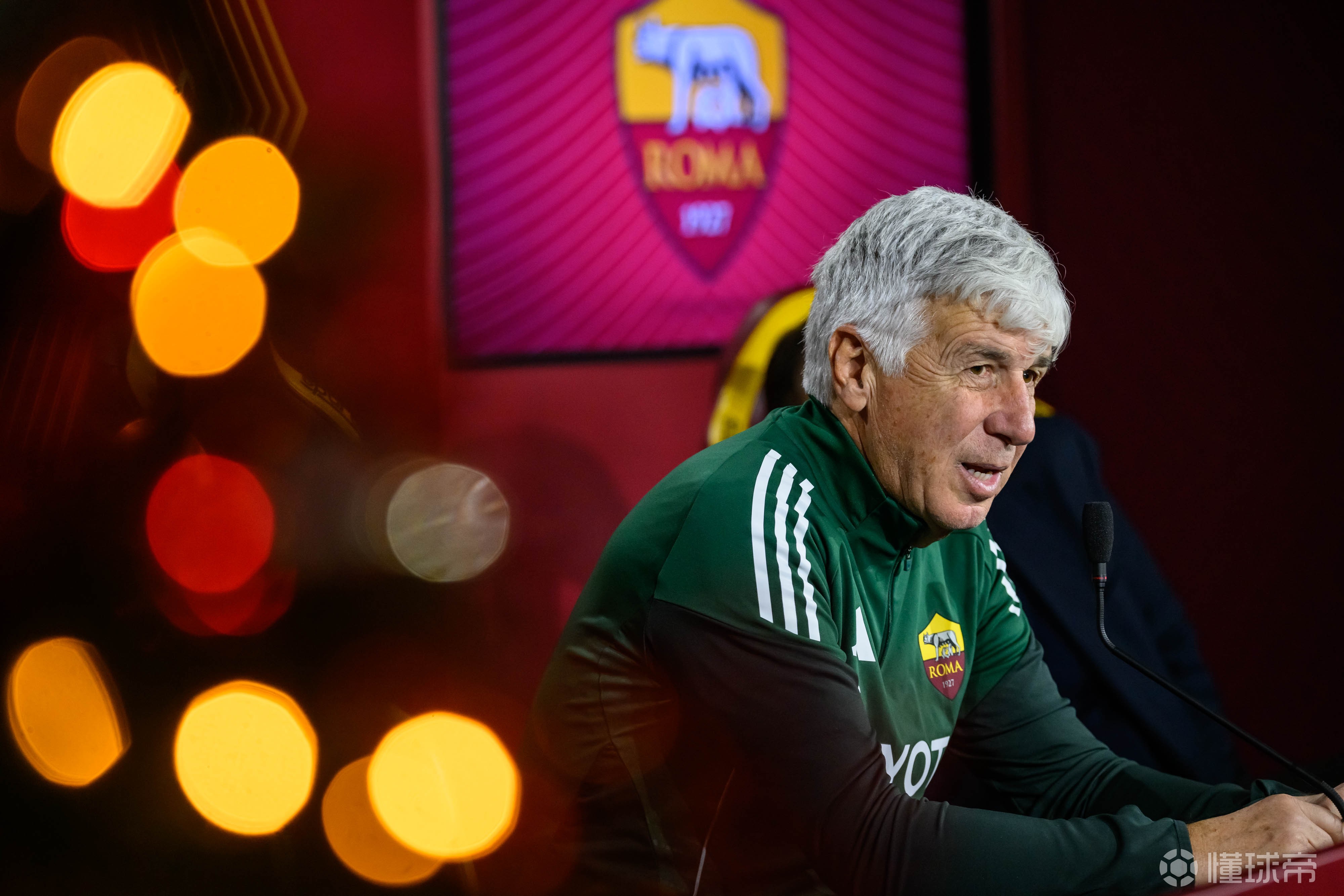 加斯佩里尼：迪巴拉膝盖严重挫伤但韧带没问题，情况并不严重