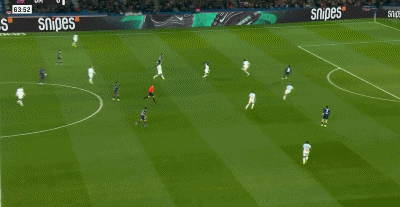 第64分钟，梅迪纳头球解围变乌龙，巴黎3-0马赛