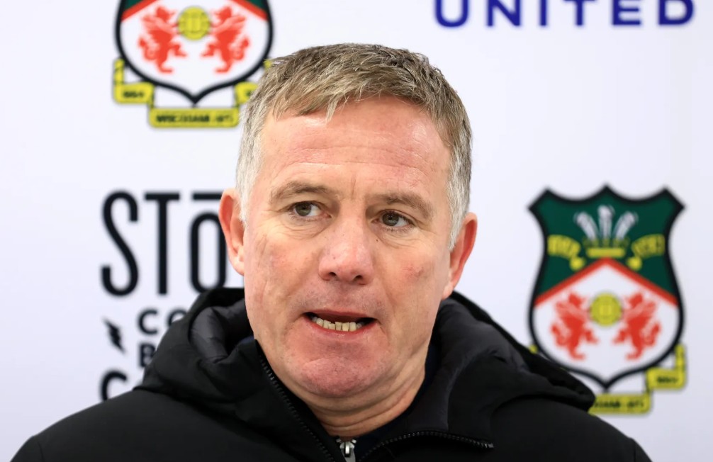 雷克瑟姆老板：在我们看来，主教练帕金森的职位是终身的