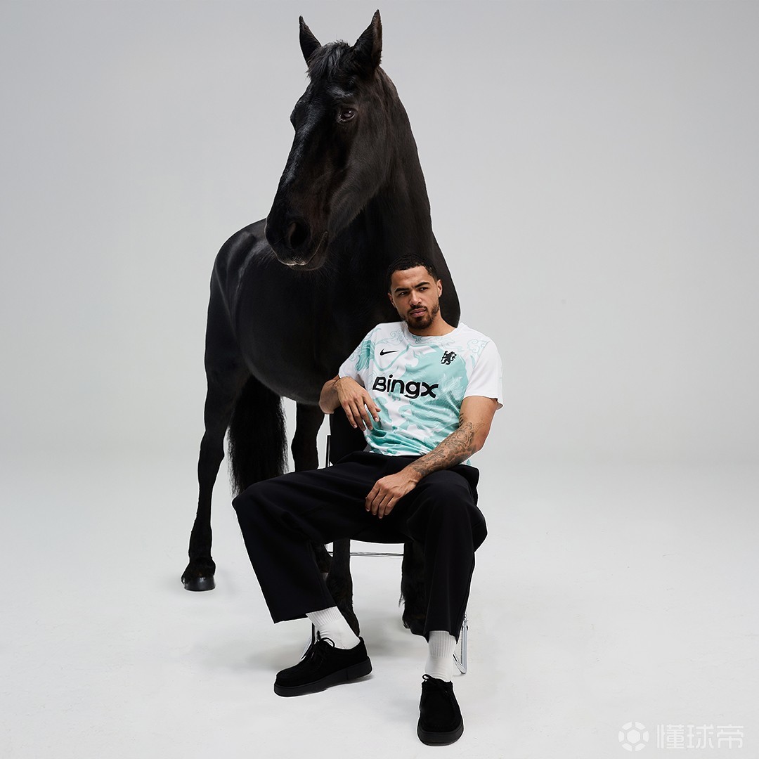 喜迎农历新年，切尔西推出马年限量版赛前热身服