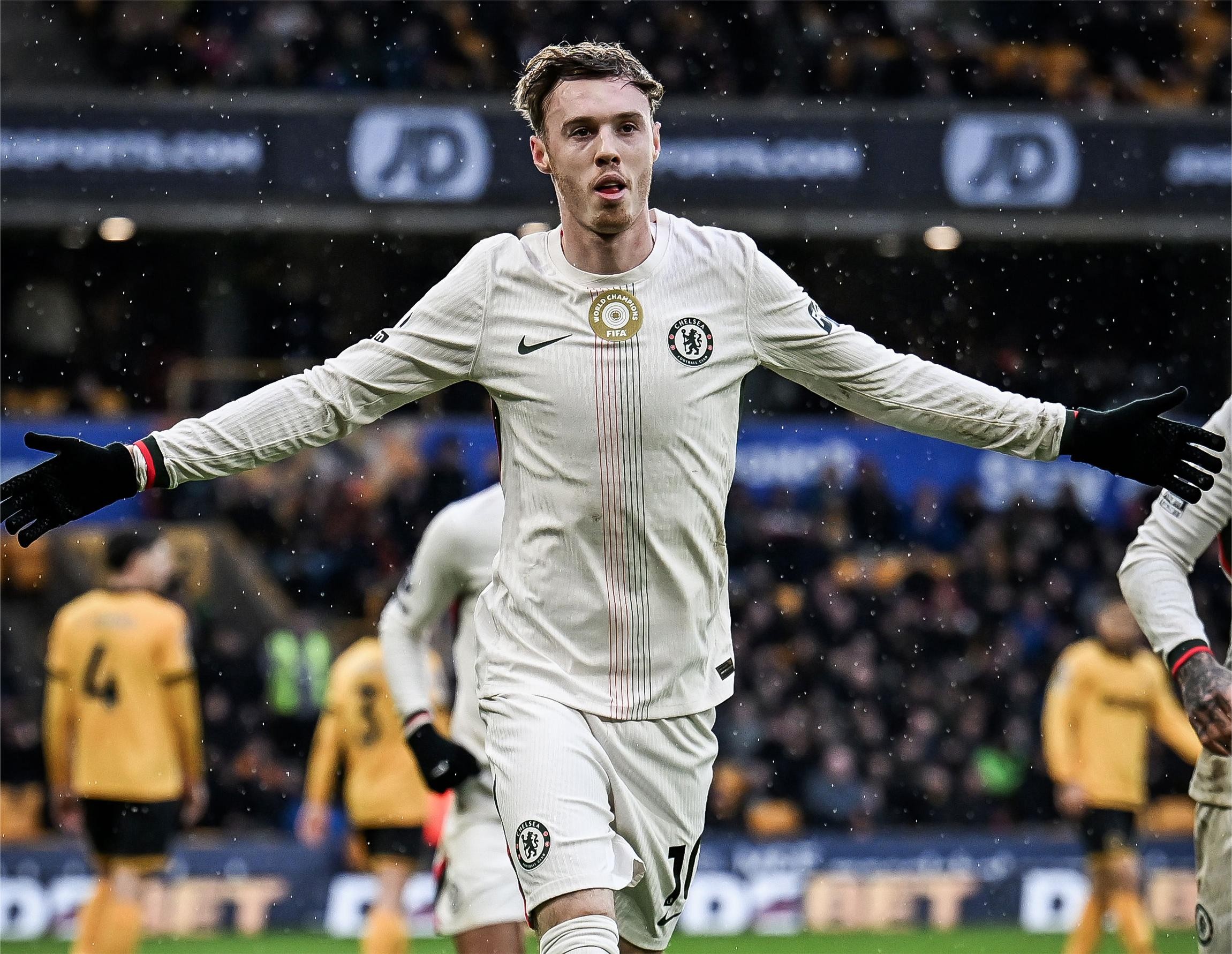 帕尔默：全队都很喜欢罗塞尼尔，他会给每一位球员出场机会