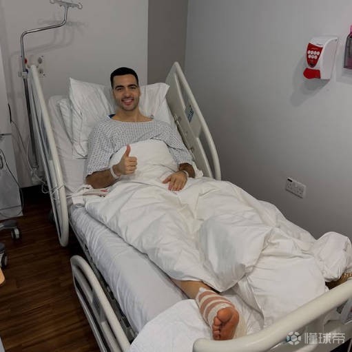 梅里诺晒完成手术照：感谢大家的关爱，让我更有动力面对挑战