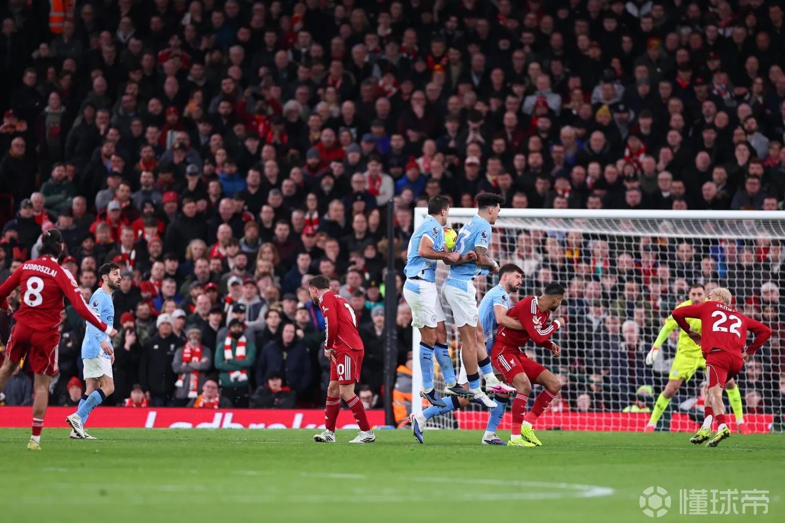 乔-哈特：索博斯洛伊的任意球破门绝对是一件艺术品