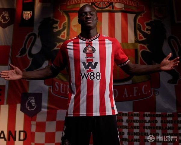 桑德兰队迪亚拉：罗塞尼尔战术能力很出色，我从他那学了很多