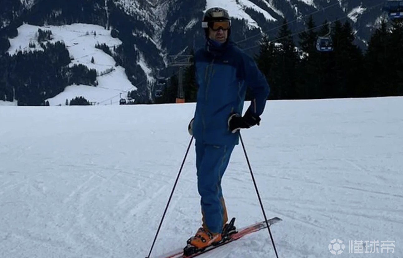 危险运动，图片报：前柏林赫塔高管滑雪时肋骨断裂，扎穿肺部