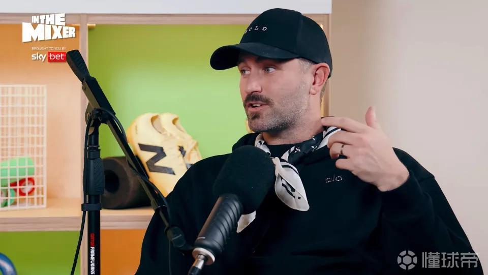 英超旧将兰斯伯里：我曾患上睾丸癌，不得不把一个睾丸切除