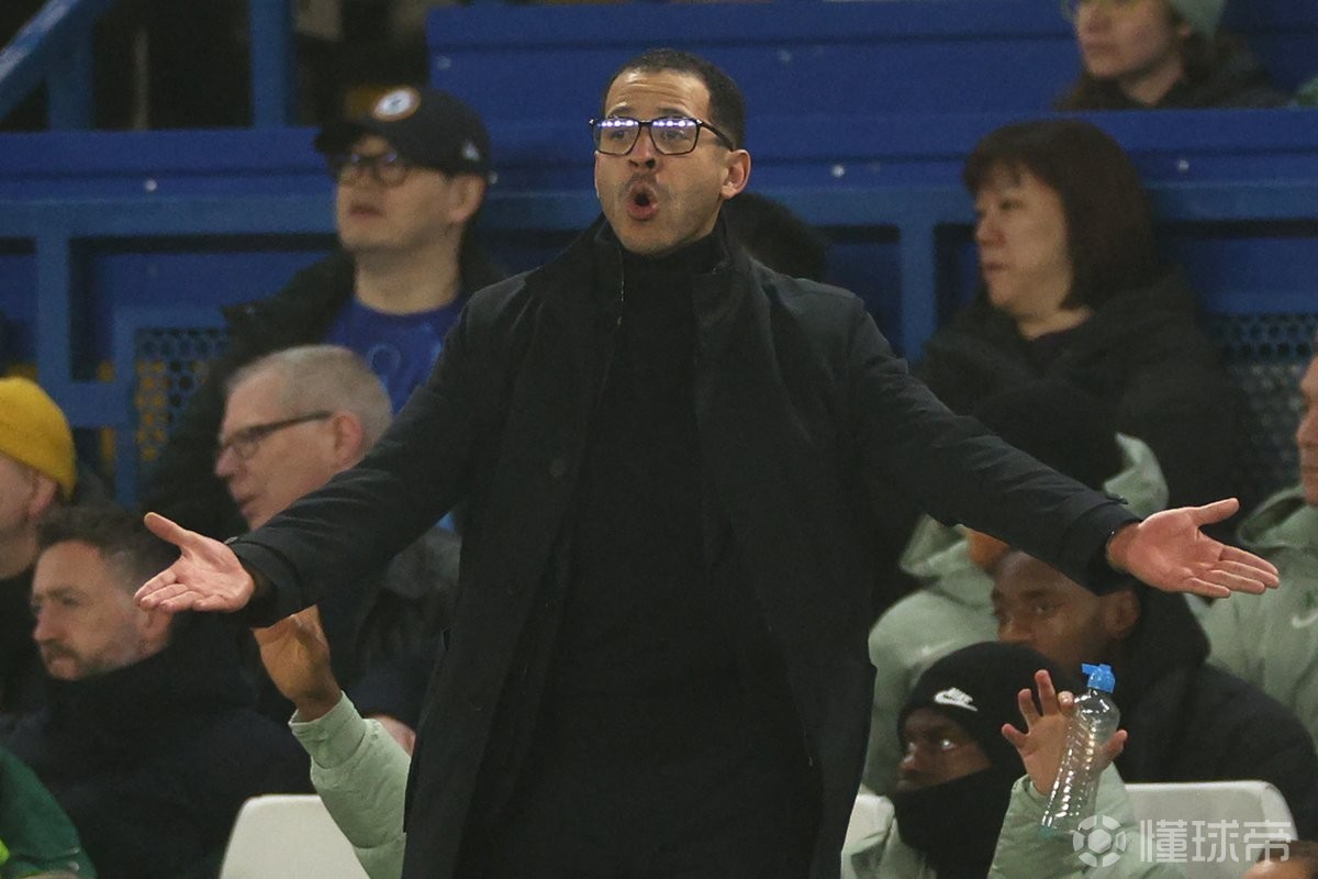 难啃的对手，罗塞尼尔执教生涯3次对阵利兹联未尝一胜