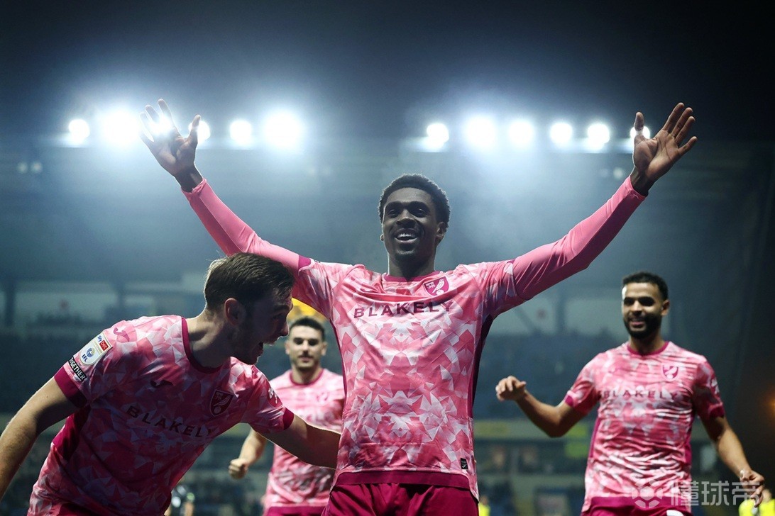 首次首发即戴帽，杜尔是林加德之后英格兰前四级别联赛首人