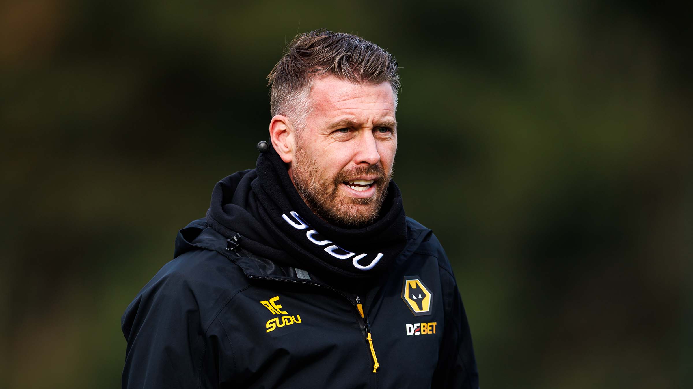 爱德华兹：黄喜灿因伤缺阵数周；改打四后卫是被迫做出的改变