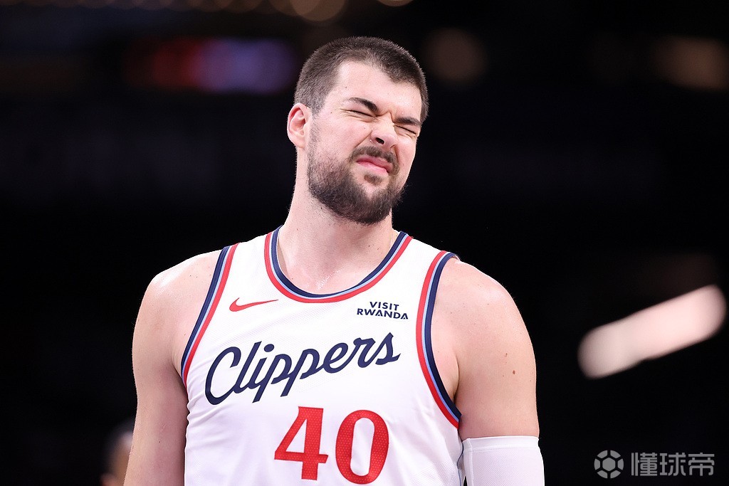 祖巴茨：在给孩子热奶瓶的时候接到了电话，意识到可能被交易