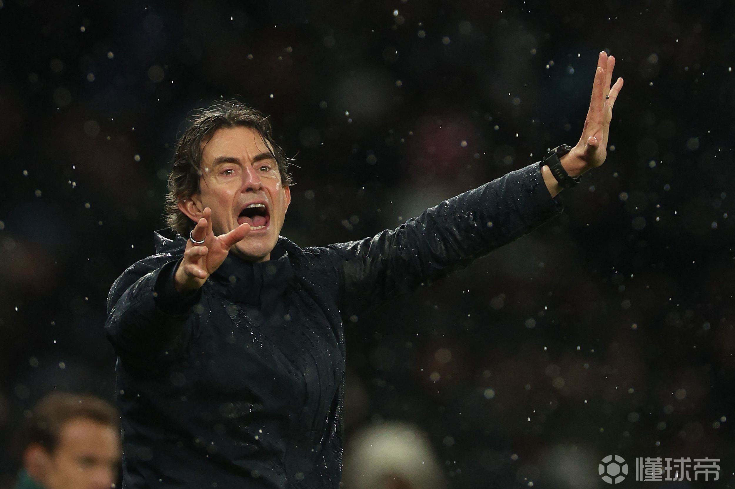 光速打脸，弗兰克赛后说自己1000%会继续带队，不到24h就下课