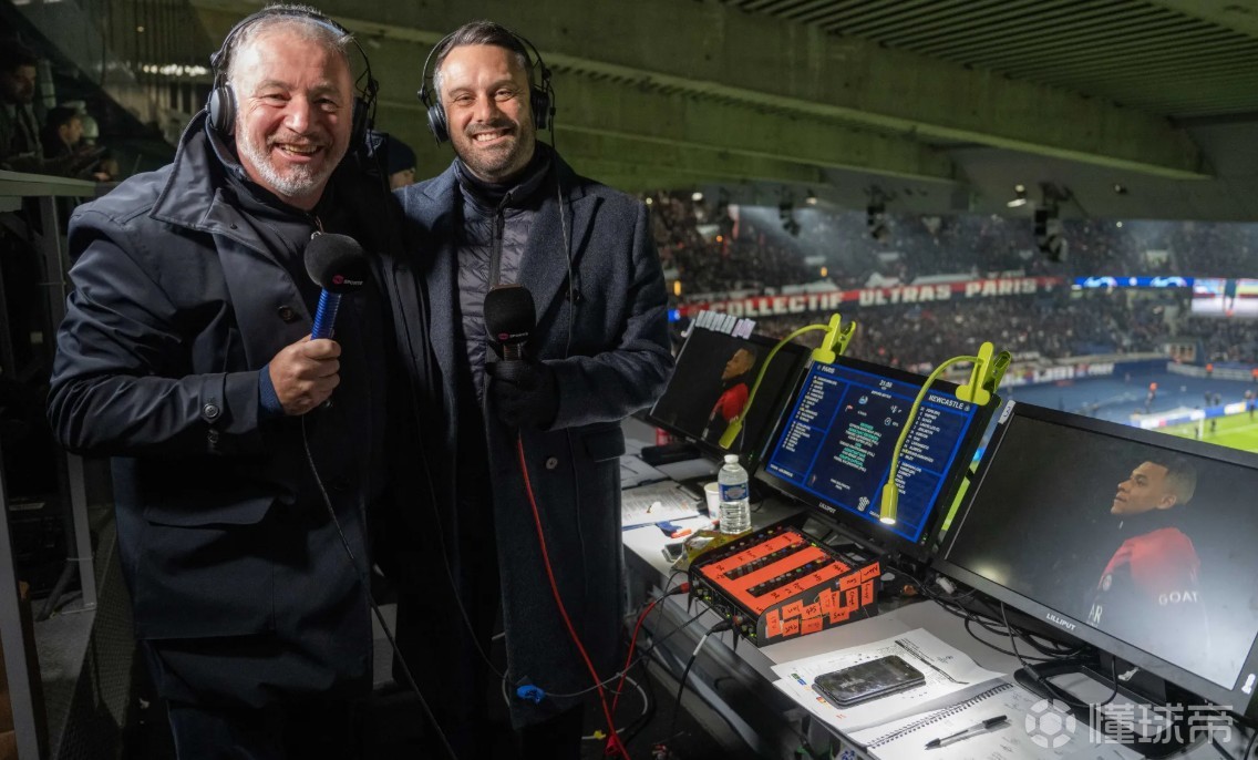 桑德兰主场包厢里传出咒骂声，现场解说员调侃：包厢里很热闹