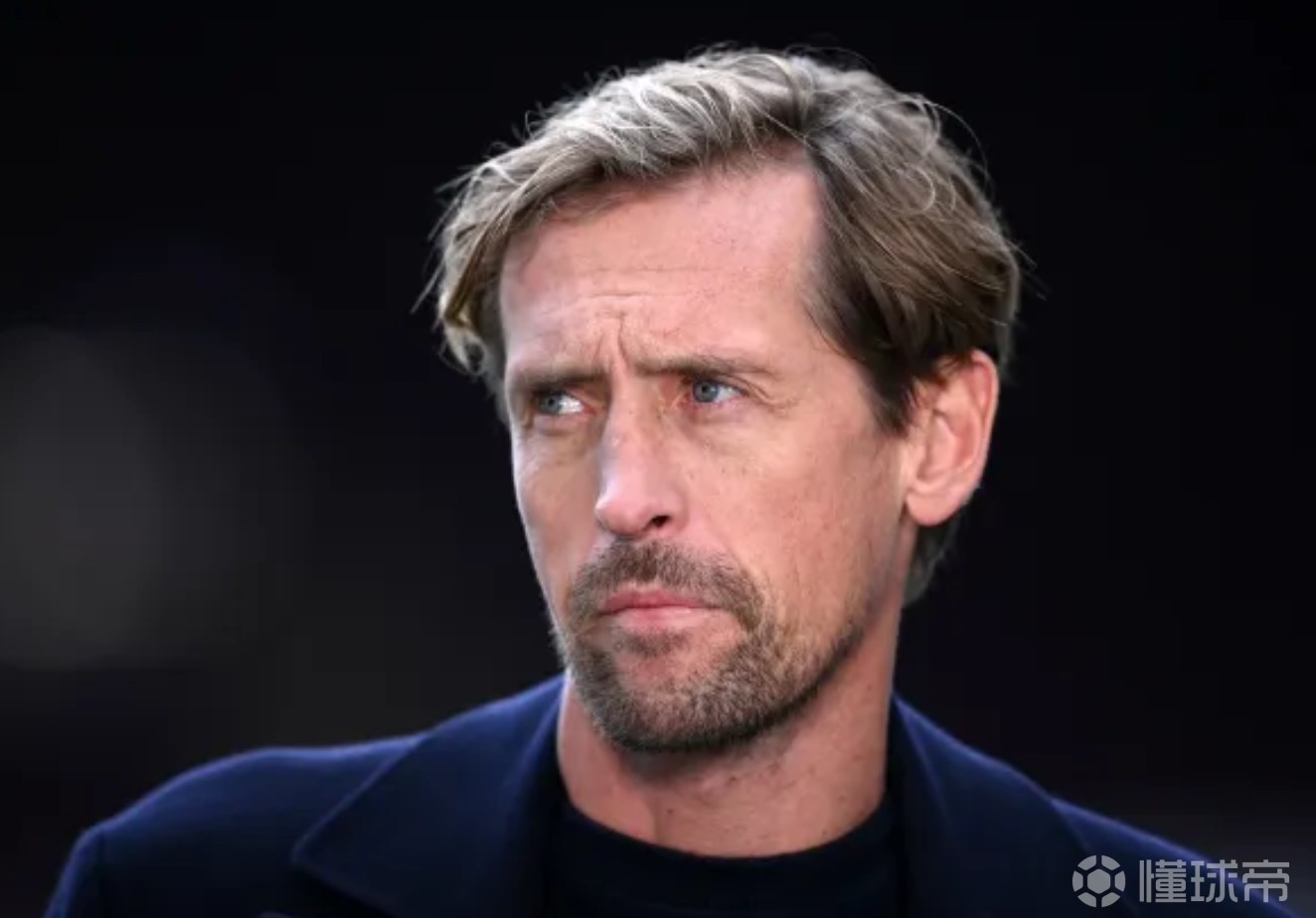 克劳奇：埃泽完全拿不到球，防守端他可能也不如厄德高