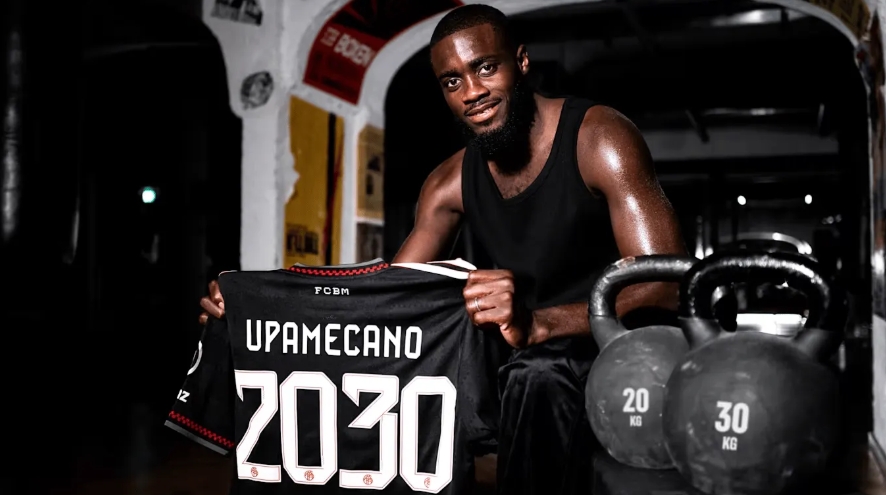 拜仁官方：与乌帕梅卡诺完成续约 新合同至2030年