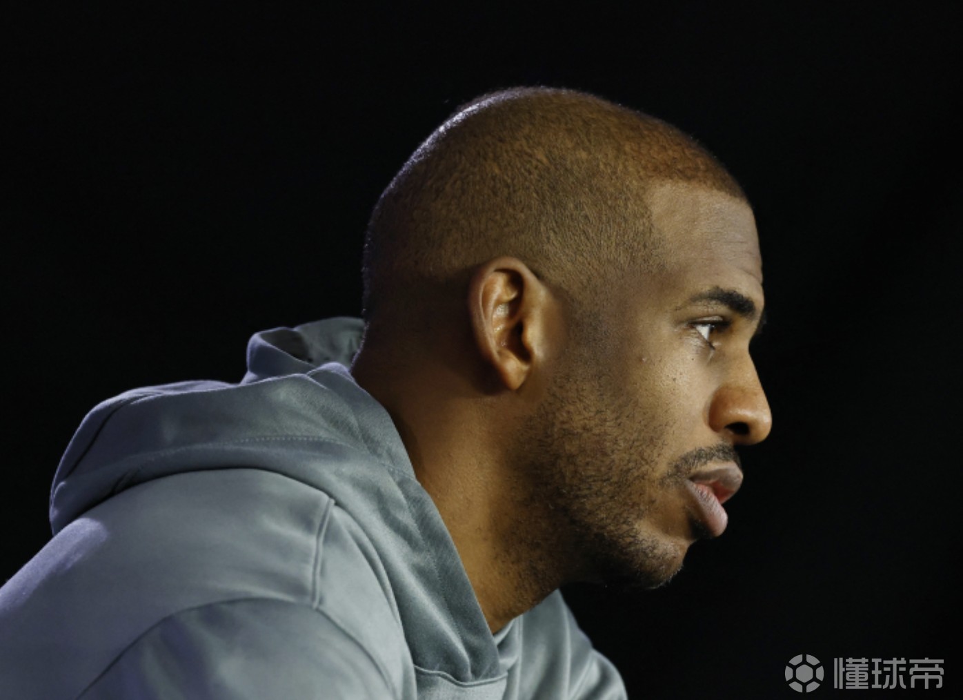 保罗职业生涯常规赛场均16.8分9.2助，季后赛20分8.3助