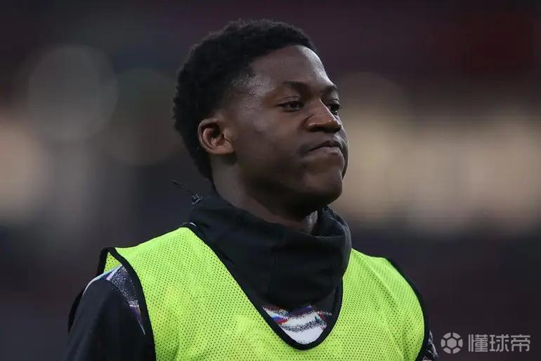 图赫尔：梅努在我们的考虑范围内，马奎尔和卢克-肖同样如此