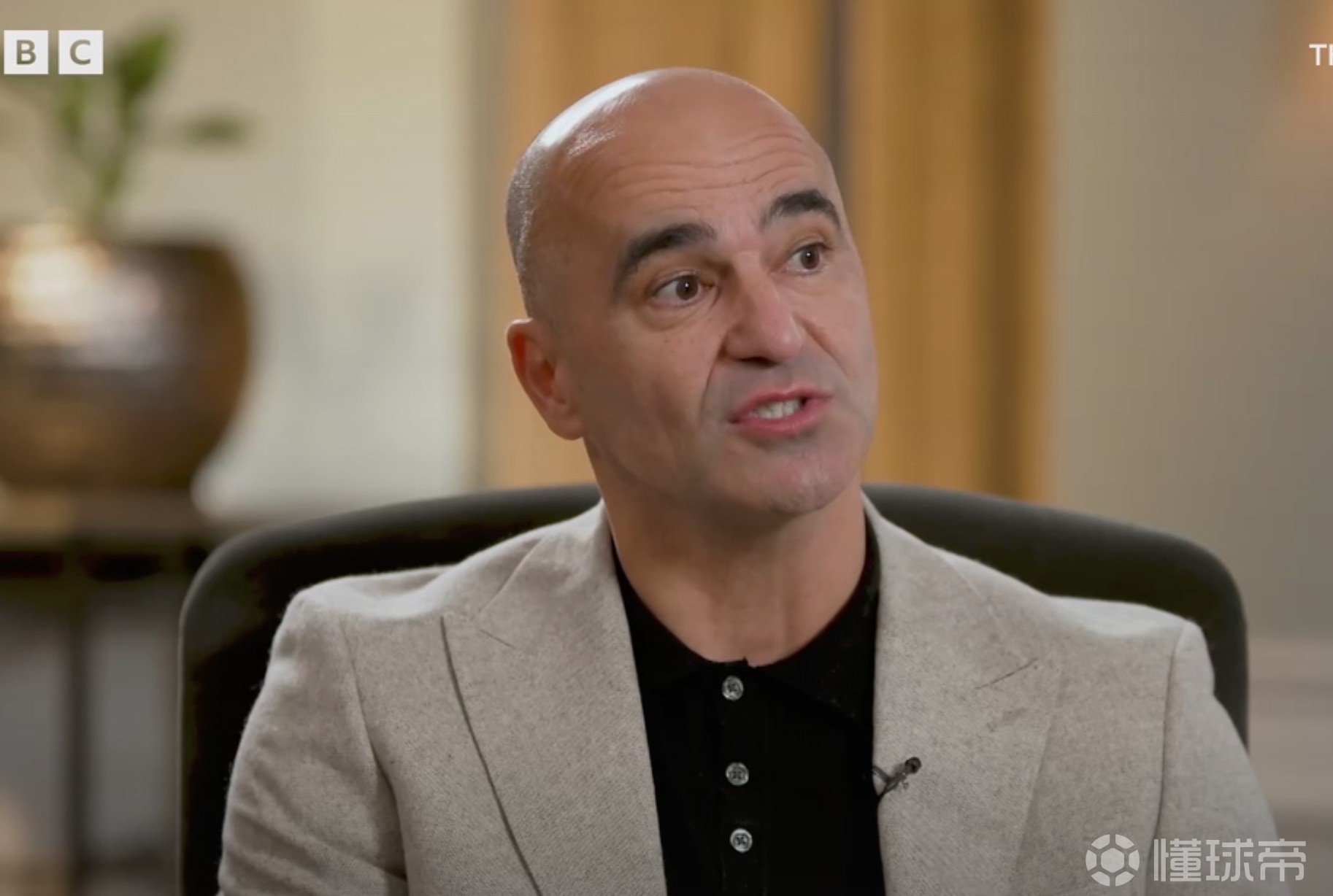 马丁内斯：我是最早去英国踢球的三人之一；执教C罗非常轻松