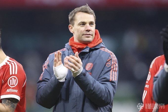 德天空：右小腿受伤的诺伊尔出战下周末联赛的可能性不大