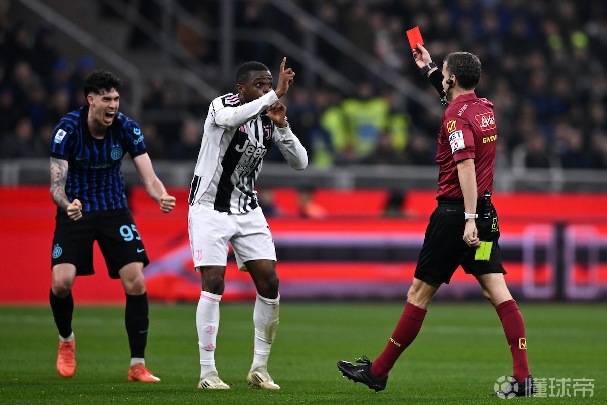 紧跟时事？队报：巴斯托尼的表演堪称冬奥会空中技巧金牌得主