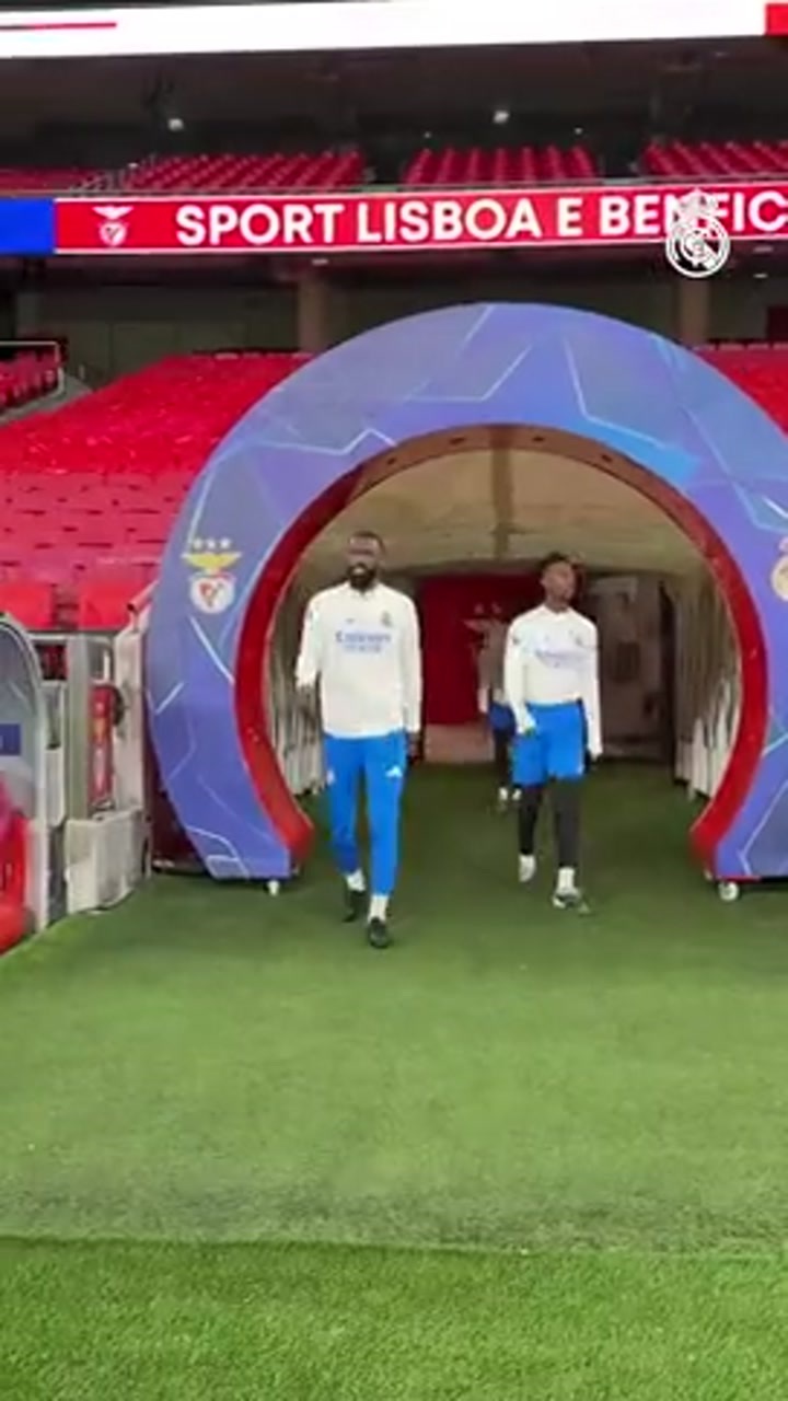 欧冠淘汰赛附加赛即将打响 皇马官方晒球队踩场训练视频