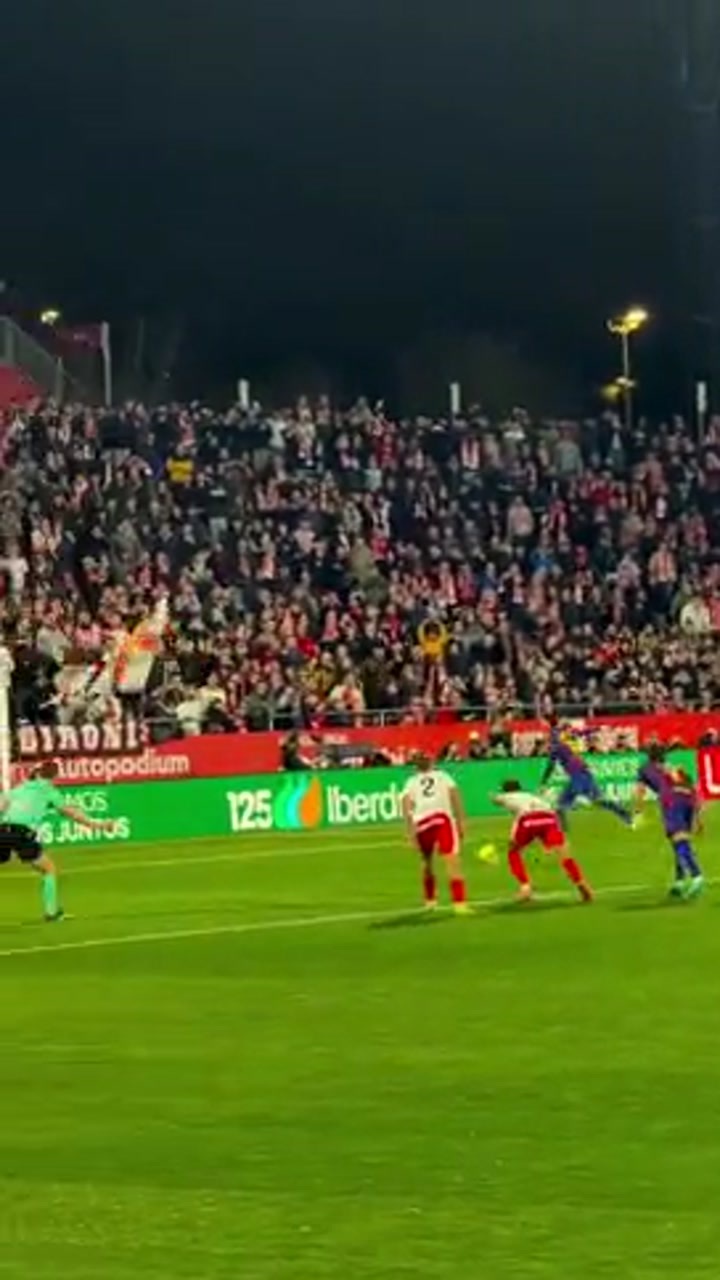 实拍亚马尔主罚点球击中立柱